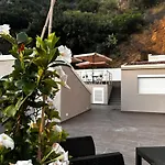 Townhouse Piraino Superior Bed & Breakfast Brolo