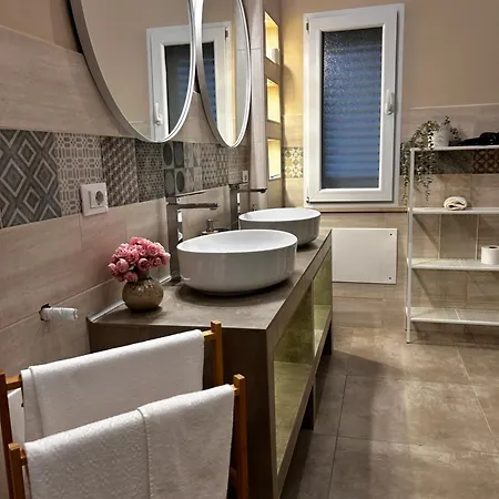 Townhouse Piraino Piscina Solarium ベッド・アンド・ブレックファスト 4*