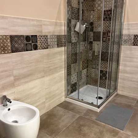 ベッド・アンド・ブレックファスト Townhouse Piraino Piscina Solarium ブローロ