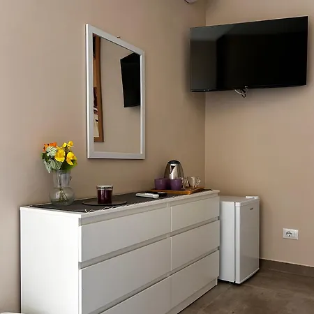 Townhouse Piraino Piscina Solarium 4* ブローロ