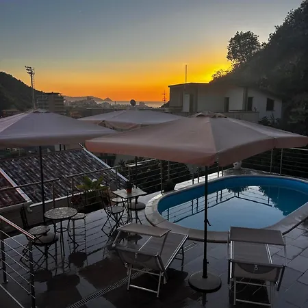 ベッド・アンド・ブレックファスト Townhouse Piraino Piscina Solarium