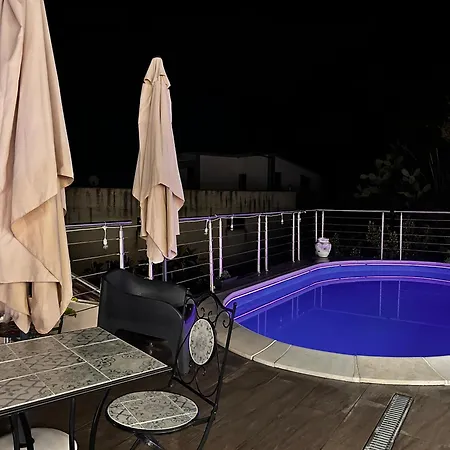 Townhouse Piraino Piscina Solarium ブローロ