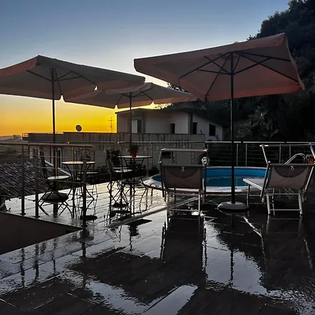 Townhouse Piraino Piscina Solarium ベッド・アンド・ブレックファスト 4*