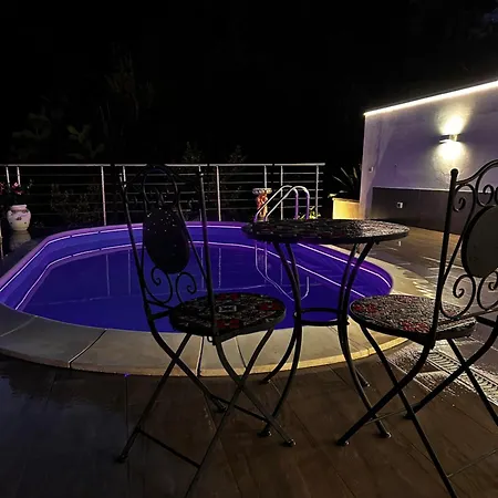 ベッド・アンド・ブレックファスト Townhouse Piraino Piscina Solarium 4*