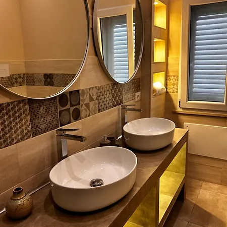 Townhouse Piraino Piscina Solarium ブローロ