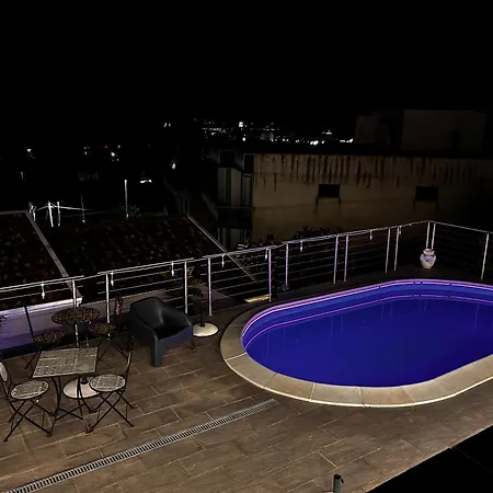 Townhouse Piraino Piscina Solarium ブローロ