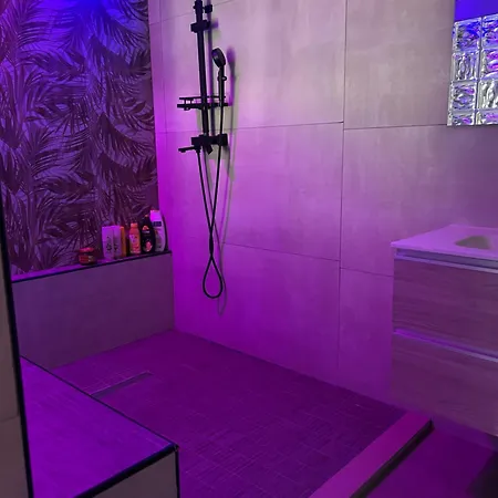 Townhouse Piraino Piscina Solarium ブローロ