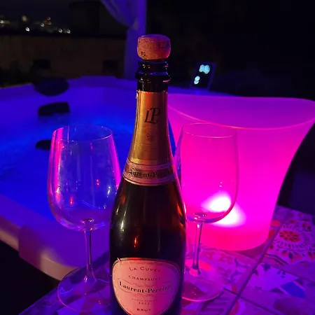 Townhouse Piraino Piscina Solarium ベッド・アンド・ブレックファスト 4*